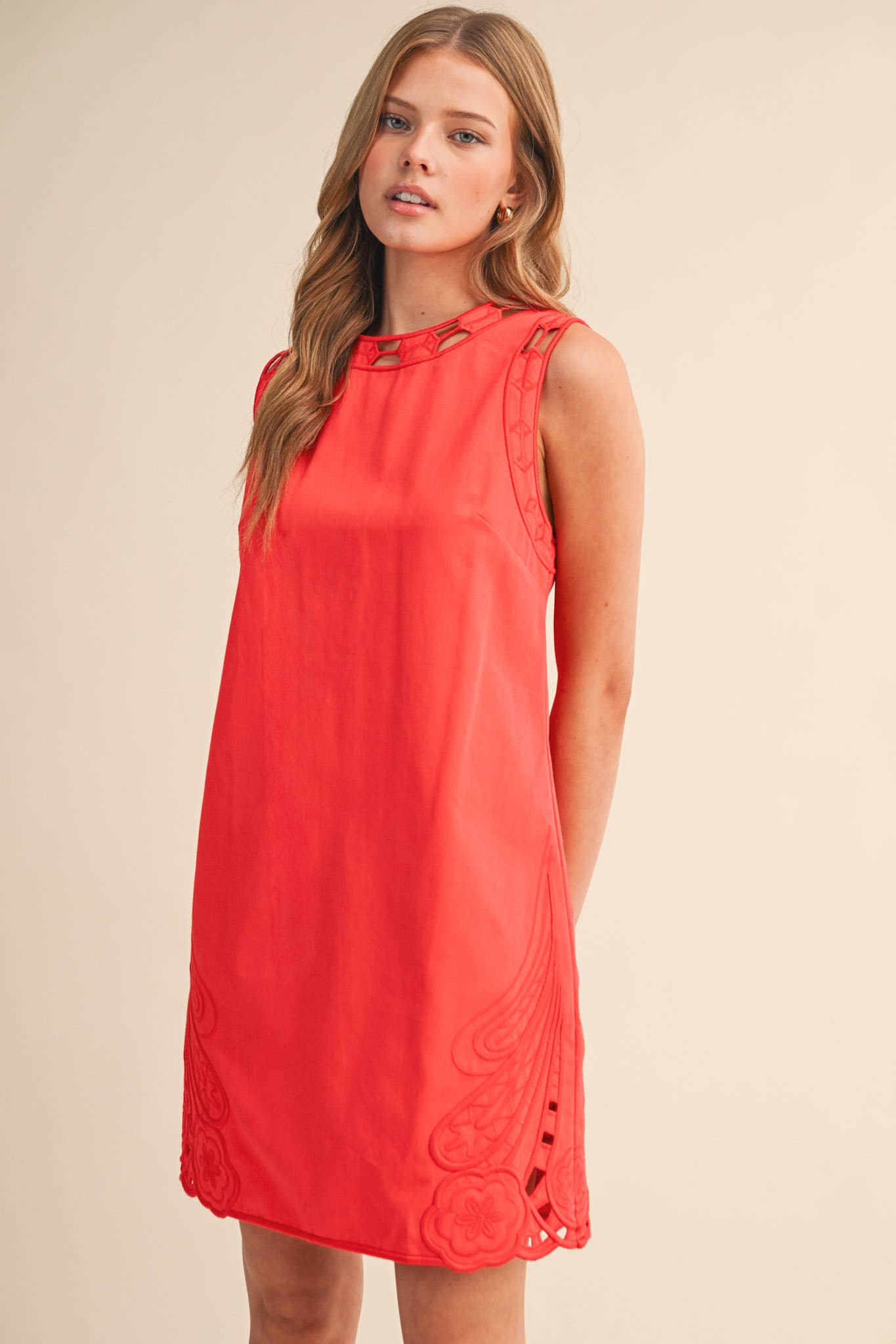 EMBROIDERED SHIFT DRESS: Red East Magnolia EMBROIDERED SHIFT DRESS: Red East Magnolia